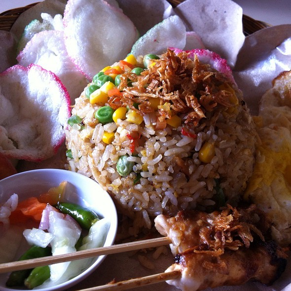 nasi goreng satria sinarjaya restoran sunda pawon pasundan menu kuta bali foodspotting nasi goreng satria sinarjaya restoran sunda pawon pasundan menu kuta bali foodspotting