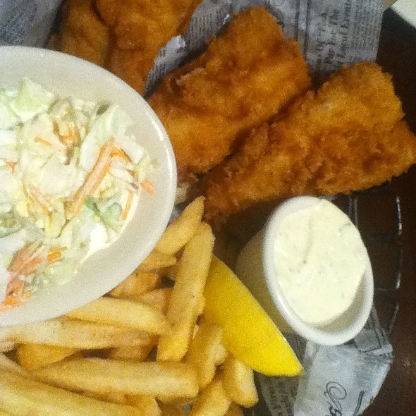 Village Tavern (Hanes Mall Blvd) WinstonSalem Restaurant Winston