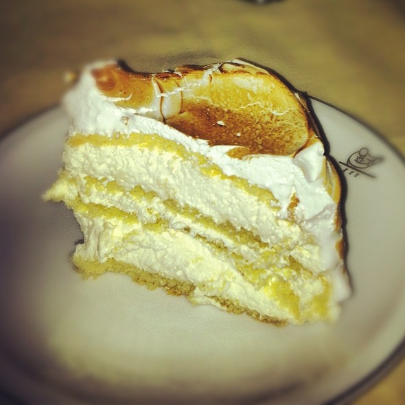Cipriani Vanilla Meringue Cake Cipriani Vanilla Meringue Cake