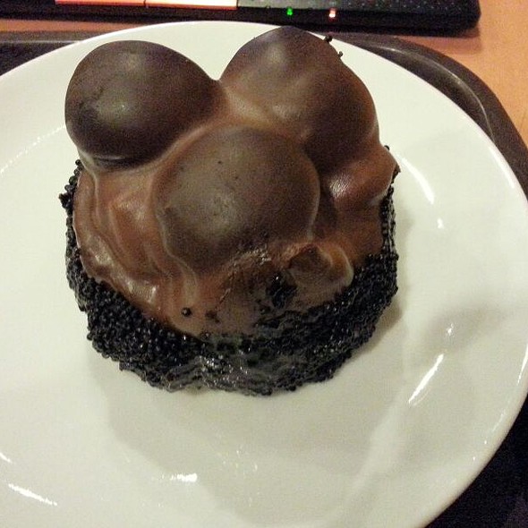 starbucks profiterollü pasta kaç kalori