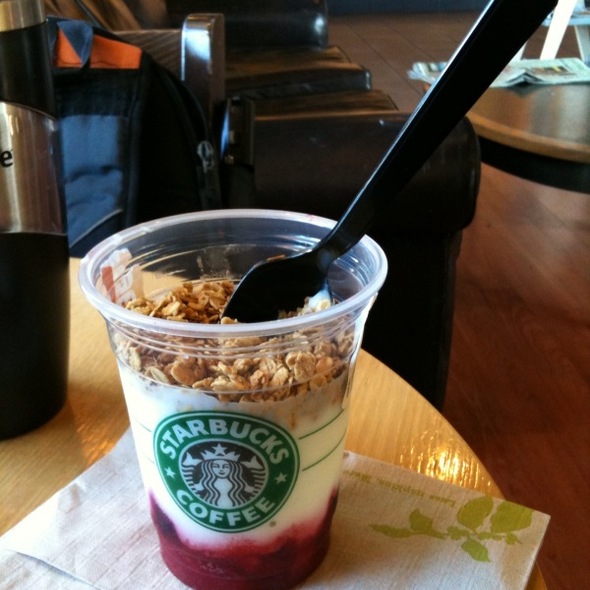 starbucks fresh blueberries and honey greek yogurt parfait