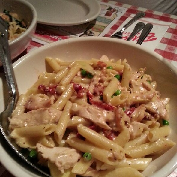 buca di beppo penne alla vodka calories