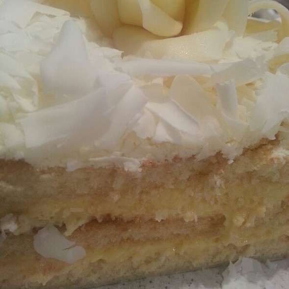 Watergate White Chocolate Mousse Cake Watergate White Chocolate Mousse Cake