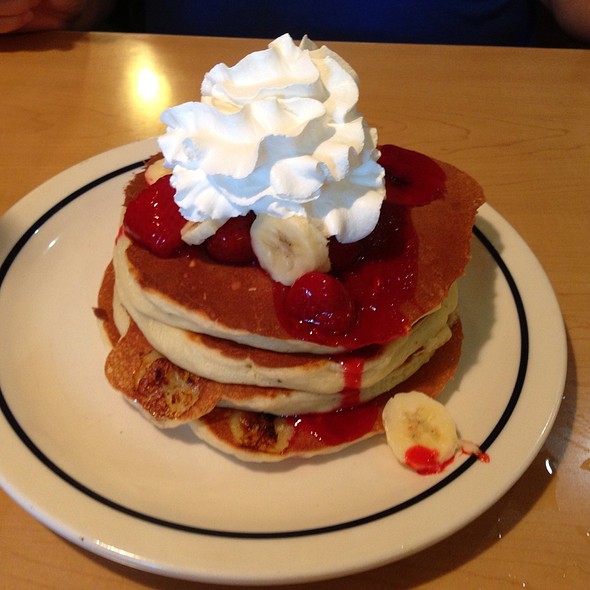 strawberry banana pancakes ihop