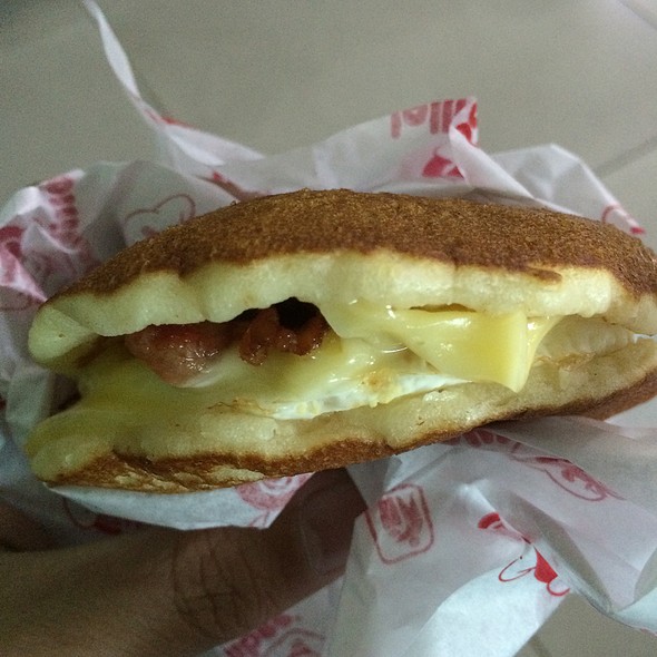 jollibee pancake sandwich