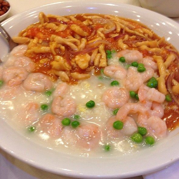 New Broadway Seafood Rstrnt Tomato Sauce And Shrimp Over Rice