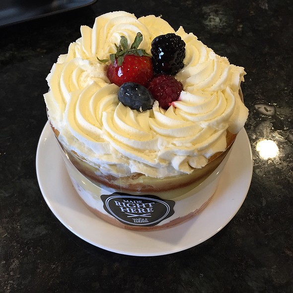 Mixed Berry Cream Cake Whole Foods Mixed Berry Cream Cake Whole Foods