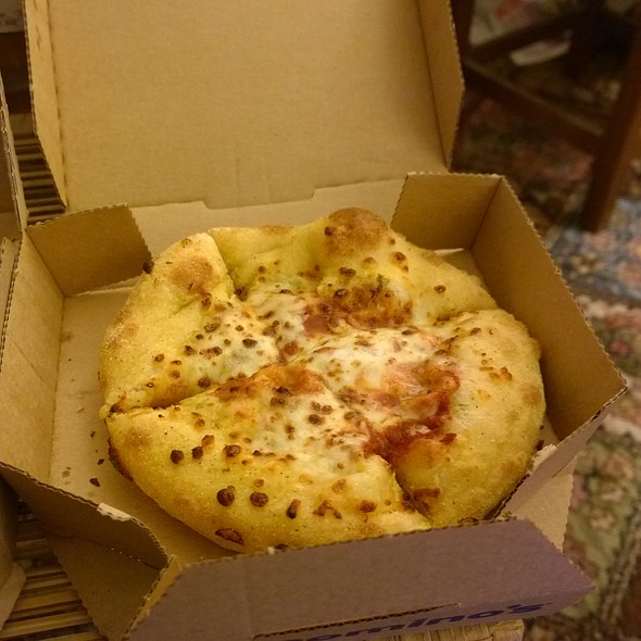dominos garlic pizza bread