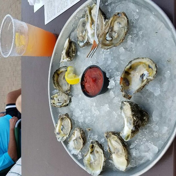 Mahi Mah's Seafood Restaurant and Sushi Saloon Virginia Beach, VA