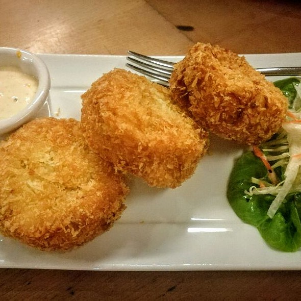 Mayflower Crab Cakes Mayflower Crab Cakes