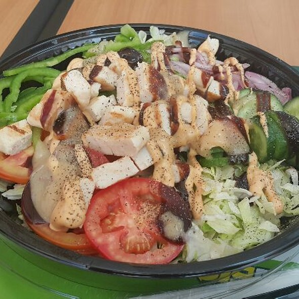 roasted chicken salad subway
