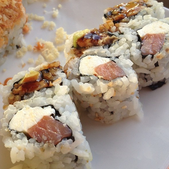 Philadelphia Roll And Eel Avocado Roll - SHI, Long Island City, NY