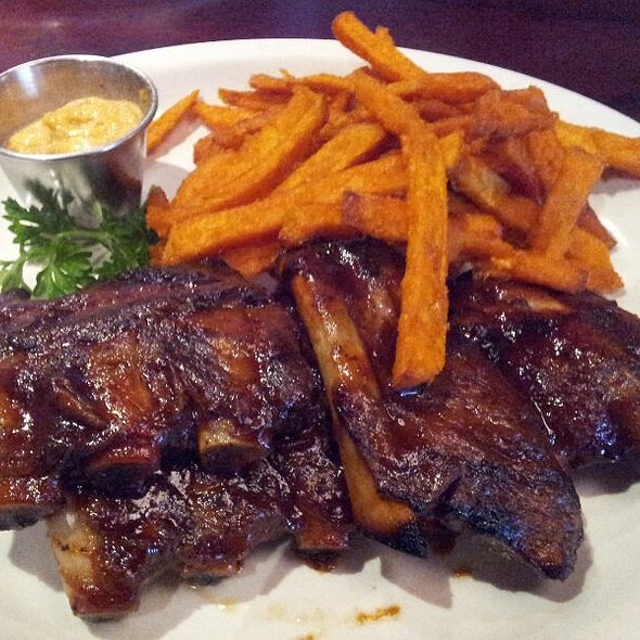 Bâton Rouge Steakhouse & Bar de la Montagne Restaurant Montréal, QC