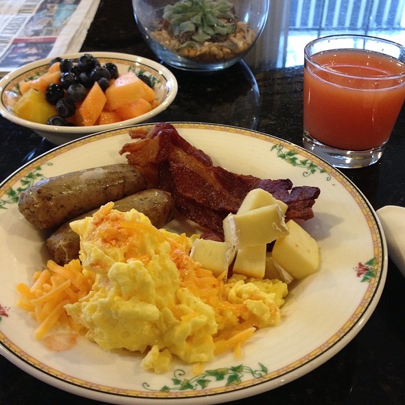 EDGAR Bar & Kitchen at The Mayflower Hotel Restaurant Washington, DC