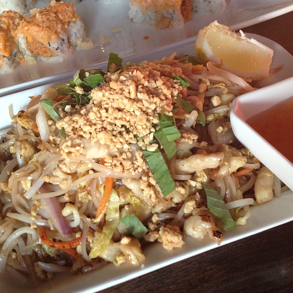 Vietnamese Noodles With Chicken - SHI, Long Island City, NY