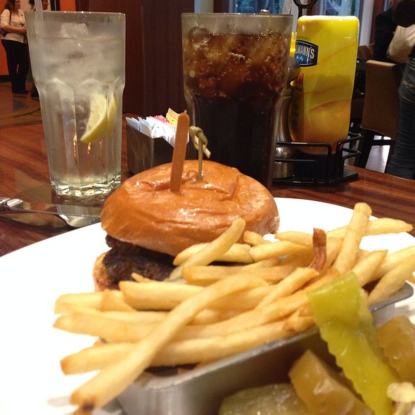 National Pastime Sports Bar & Grill Gaylord National Restaurant