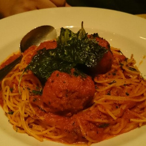 cheesecake factory spaghetti and meatballs review