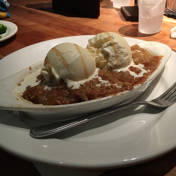 Cheddar S Scratch Kitchen Apple Crisp A La Mode Cheddar S Scratch Kitchen Apple Crisp A La Mode